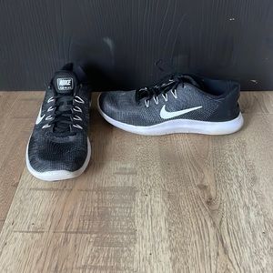 Nike Flex Tennis shoes